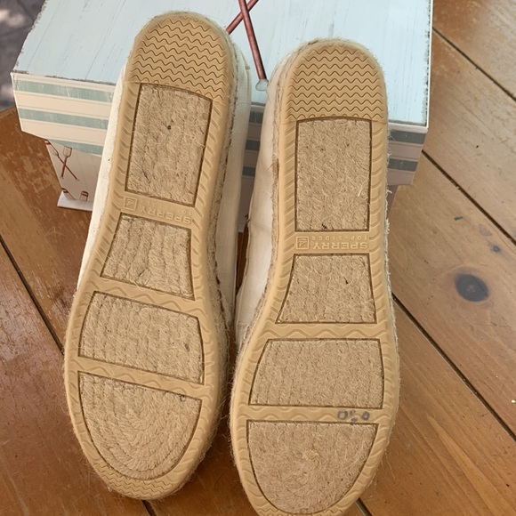 NWOT, Sperry espadrille style in ivory/ / lace trim jute trim - Picture 5 of 7